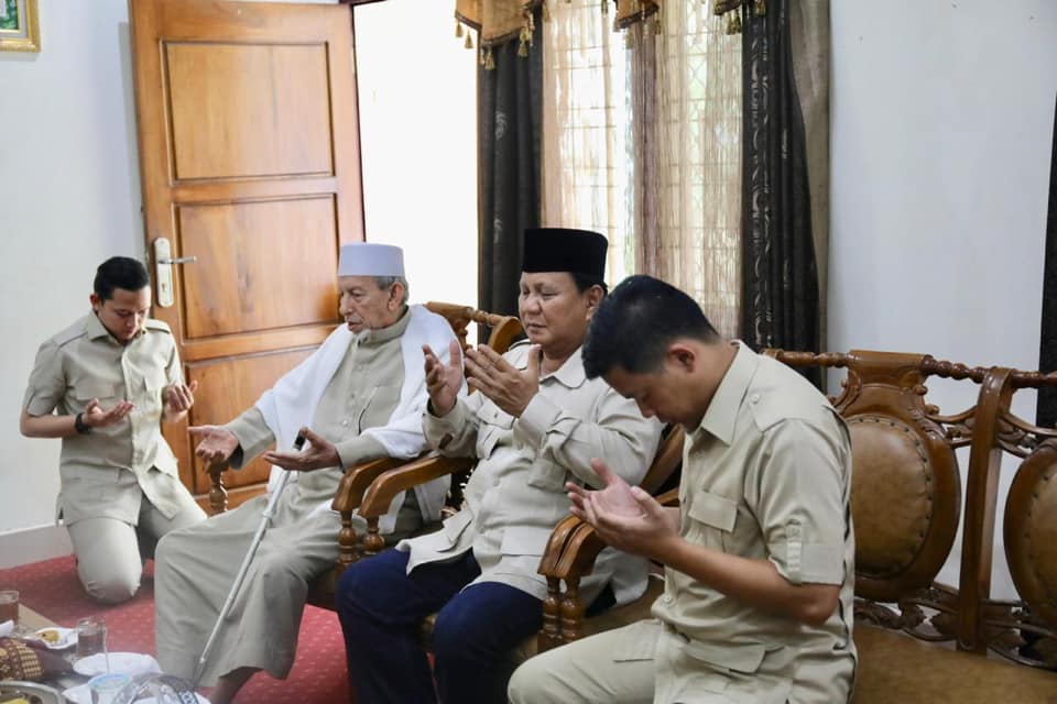 Habib Saggaf bersama Prabowo Subianto